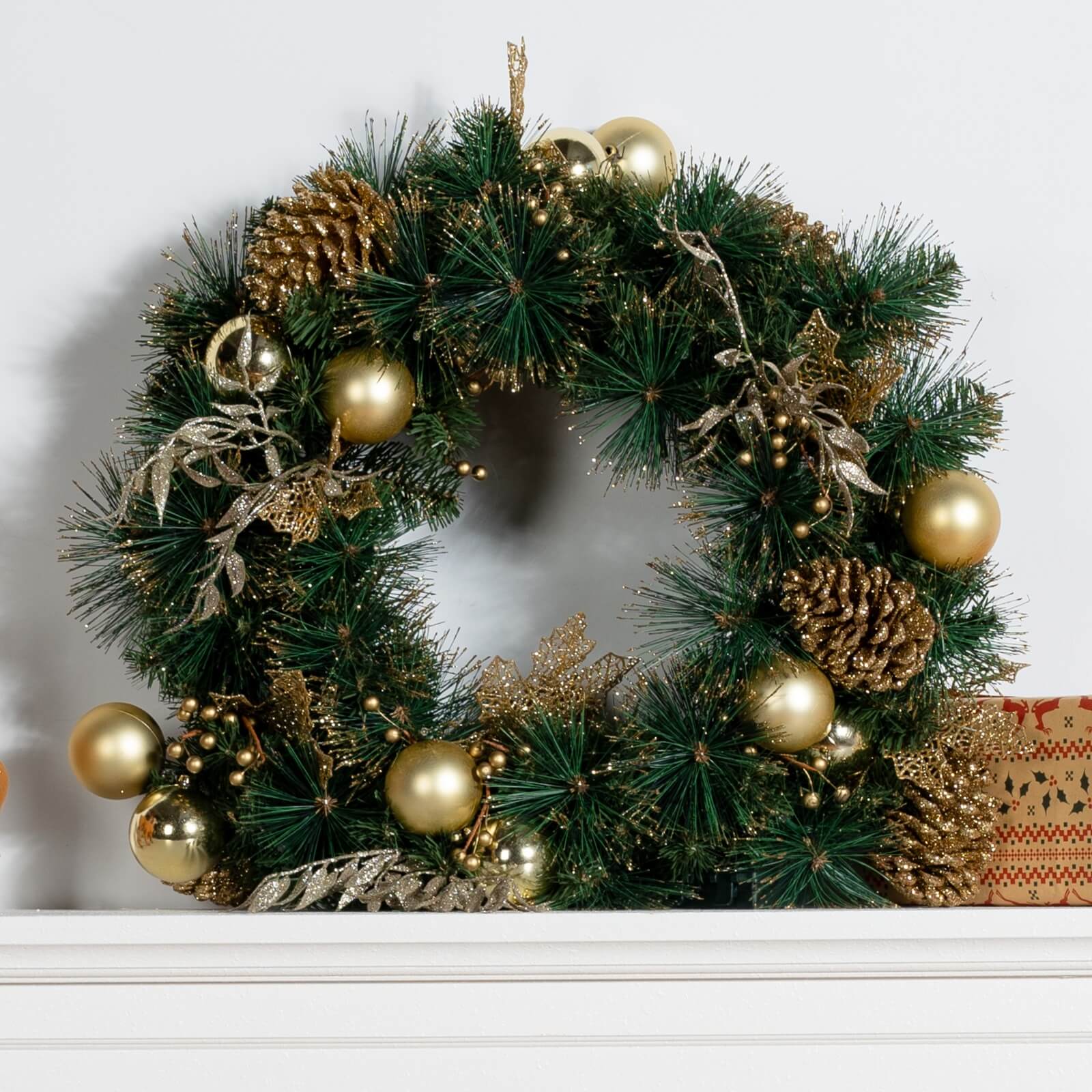 Artificial Christmas Wreath with Gold Accents – Pre-Lit or Unlit Options(PJW-2510) - Abrihome