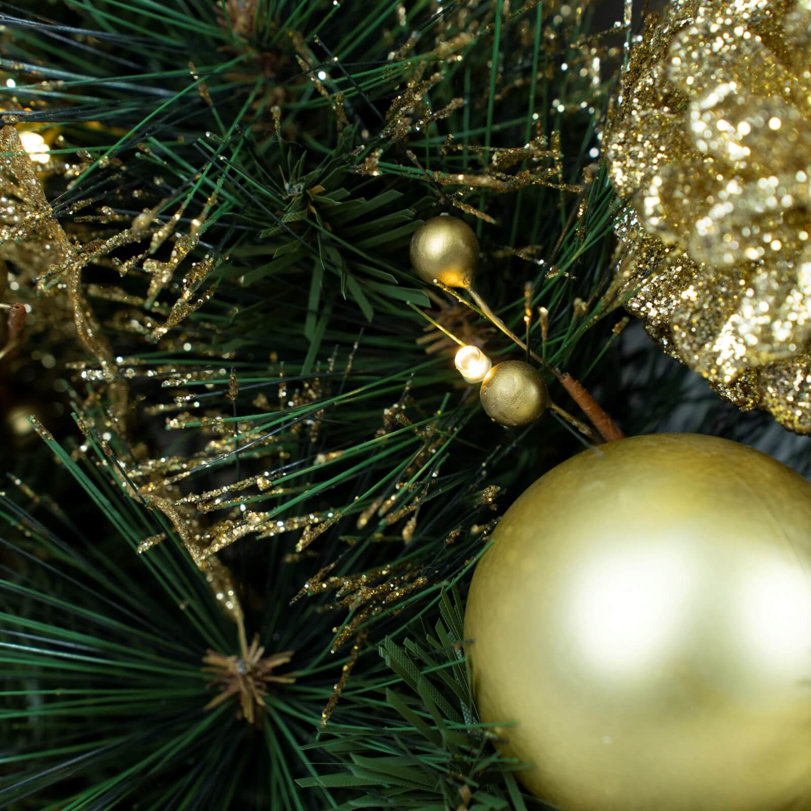 Artificial Christmas Wreath with Gold Accents – Pre-Lit or Unlit Options(PJW-2510) - Abrihome