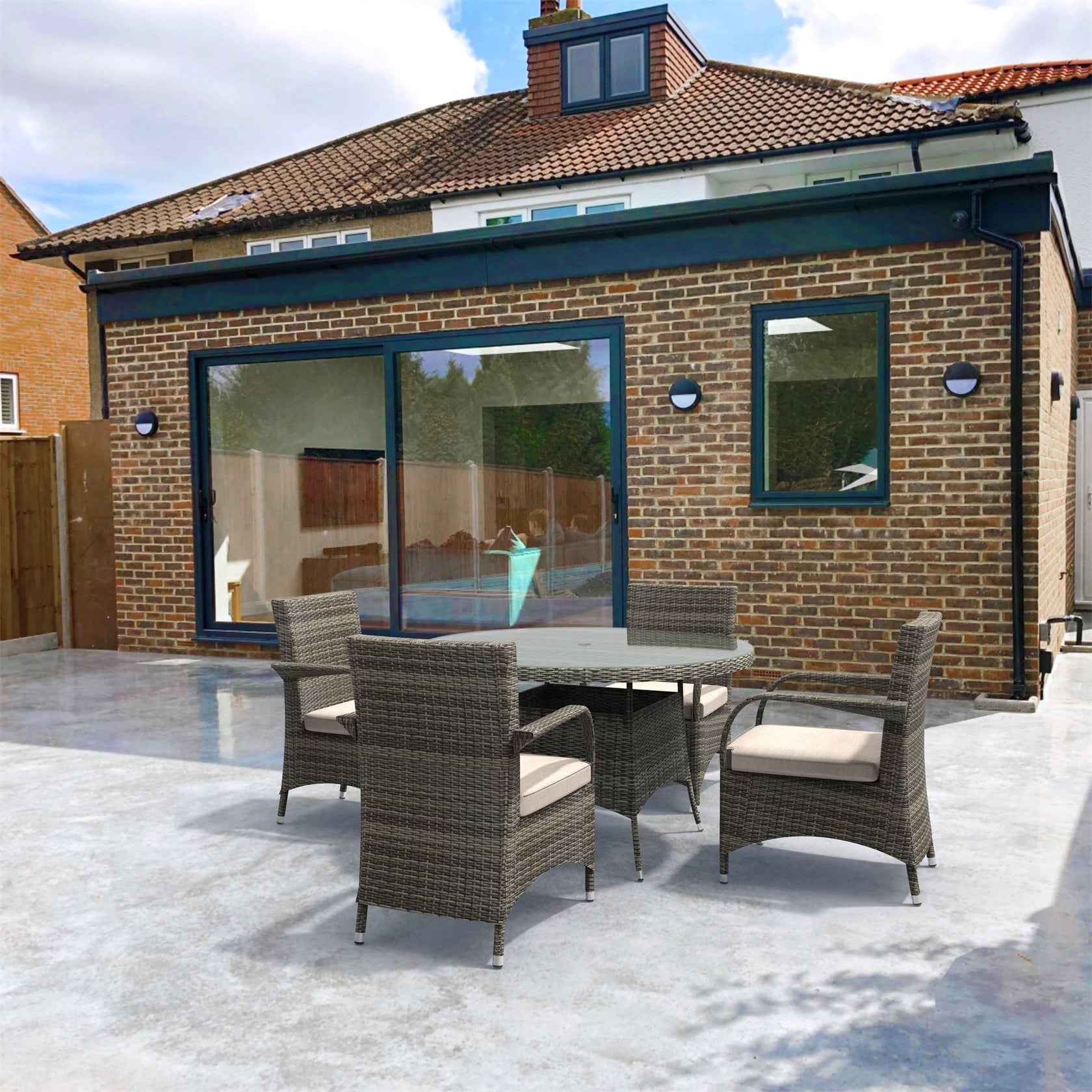 4-Seat Outdoor Dining Set – Hampton Chairs with Round Dining Table (PAD-1709+1122)