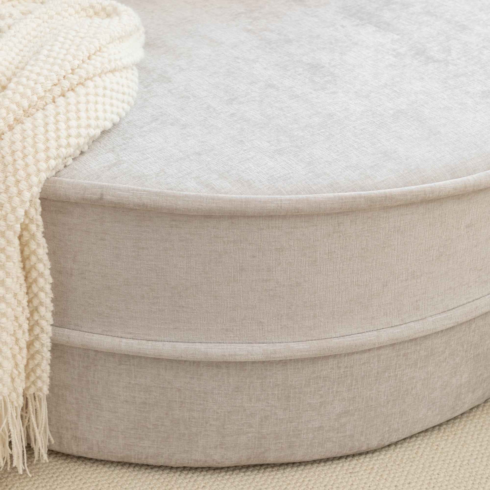 Modern Oversized  Gray Round Barrel Accent Chair with Ottoman – Velvet Upholstered Lounge Armchair with 5 Pillows for Living Room or Bedroom