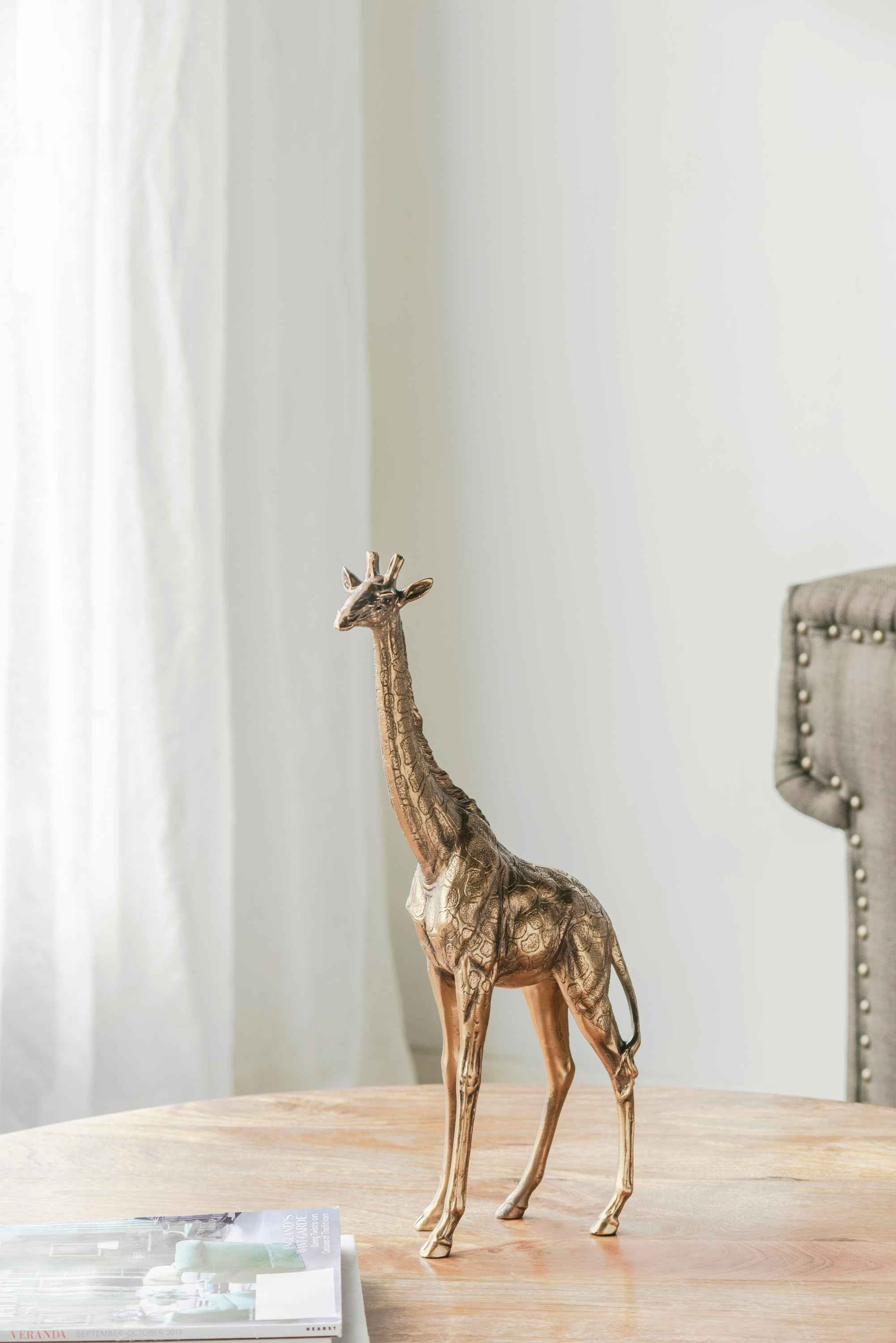 8.3x2.8x15.9' Giraffe Statuette, Animal Statue Decor