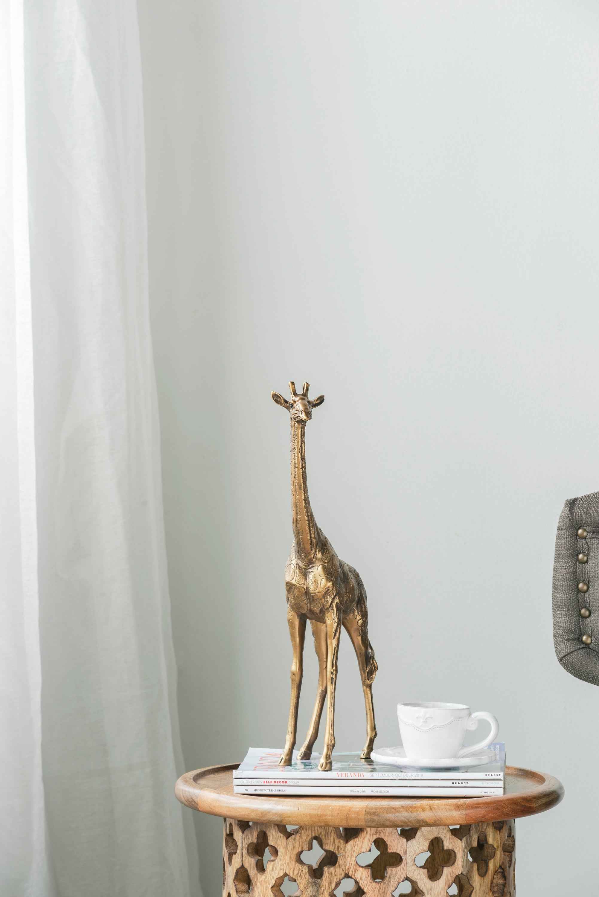 8.3x2.8x15.9' Giraffe Statuette, Animal Statue Decor