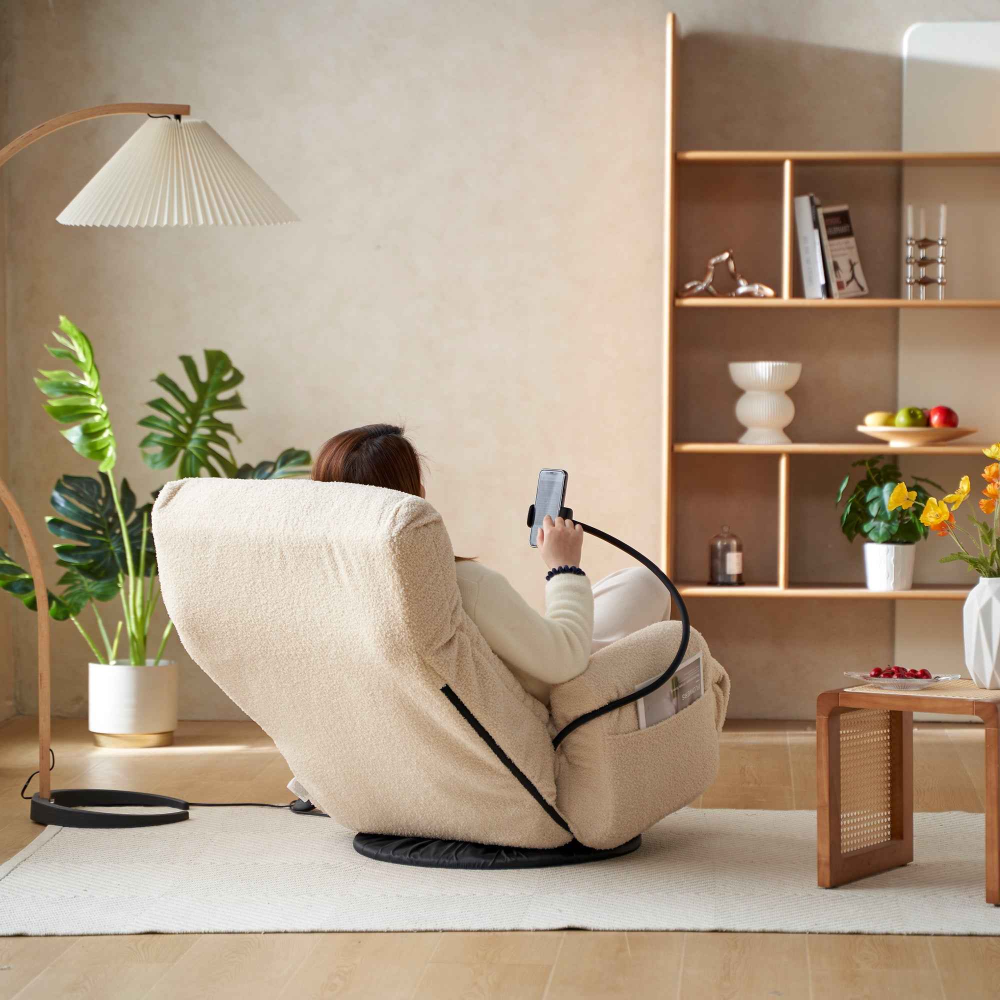 Adjustable Beige Swivel Lounge Chair with 360-Degree Rotating Seat and Headrest Support, Leisure Chair Deck Chair - Game Chair for Living Room