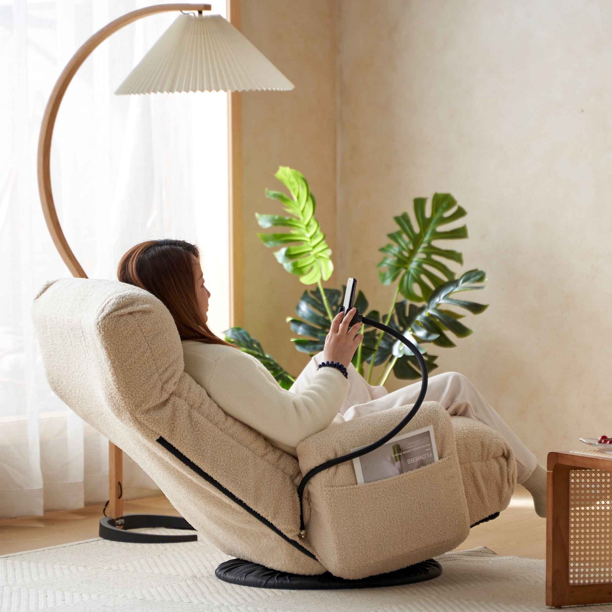 Adjustable Beige Swivel Lounge Chair with 360-Degree Rotating Seat and Headrest Support, Leisure Chair Deck Chair - Game Chair for Living Room