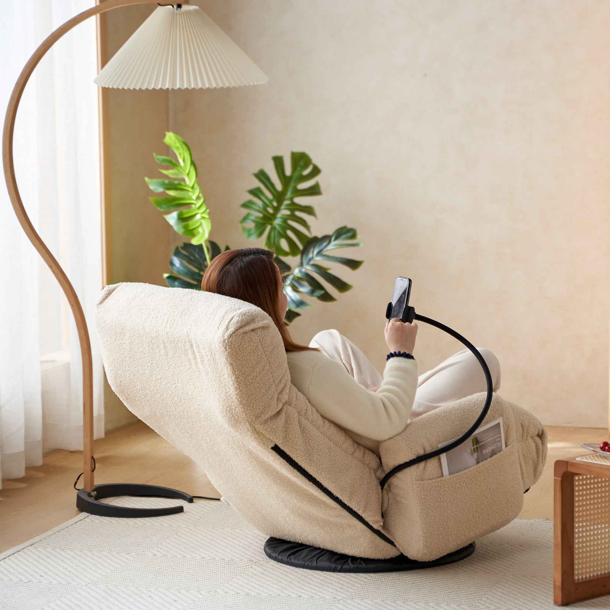 Adjustable Beige Swivel Lounge Chair with 360-Degree Rotating Seat and Headrest Support, Leisure Chair Deck Chair - Game Chair for Living Room